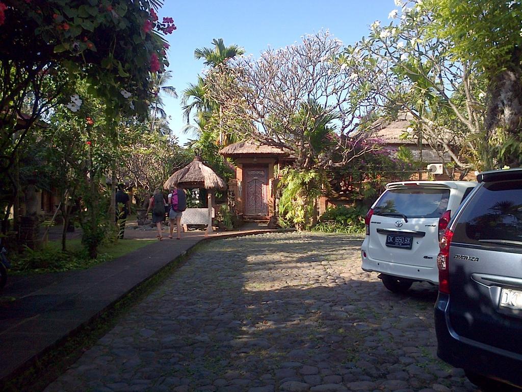 Hotel Seaside Lovina Exterior photo
